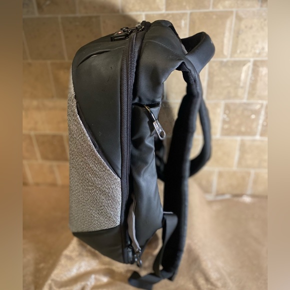 Korin Design ClickPack Pro Anti-Theft Backpack - Picture 5 of 10